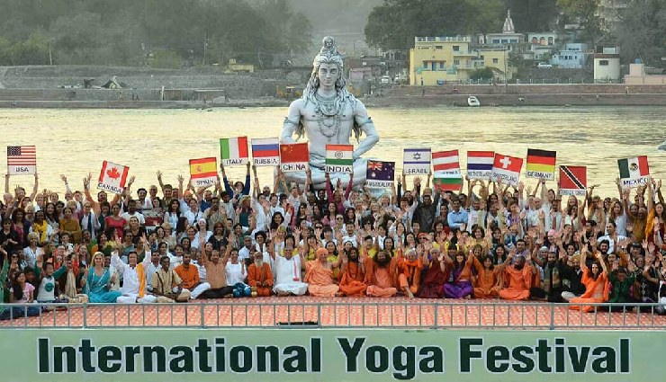 festivals in india in march,international yoga festival rishikesh,holi celebrations india,parippally gajamela kerala,lathmar holi mathura,basanta utsav shantiniketan,jaipur elephant festival,deccan festival hyderabad,velas turtle festival maharashtra,arattu festival kerala,shigmotsav goa