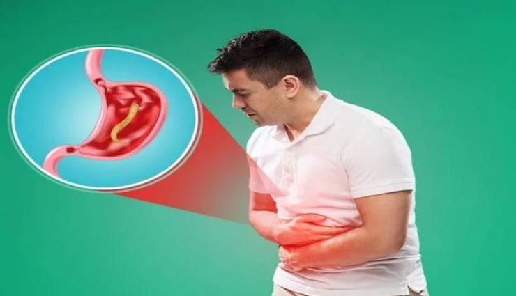 पेट के कीड़ों का रामबाण इलाज है किचन में रखी ये चीजें, आइये जानें 
