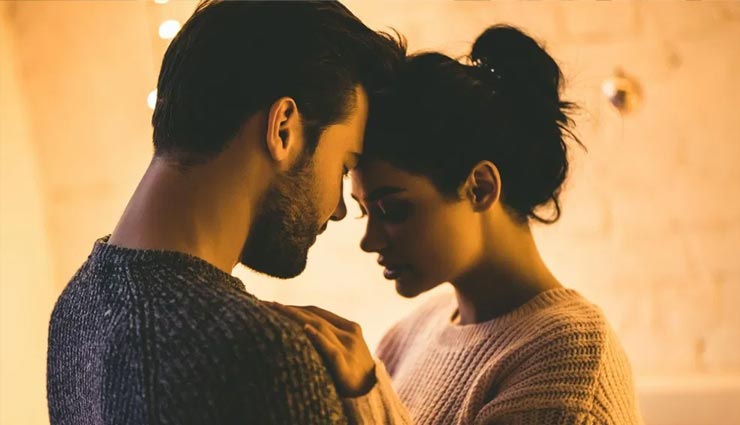 शरीर के इन हिस्सों को छूने से सेक्स के लिए उत्तेजित हो जाते हैं पुरुष