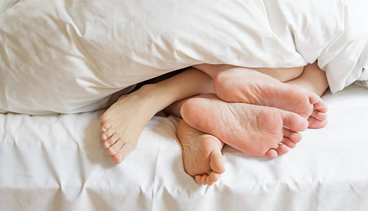 vastu tips for right intimacy position,intimacy position,direction for intimacy,bedroom vastu