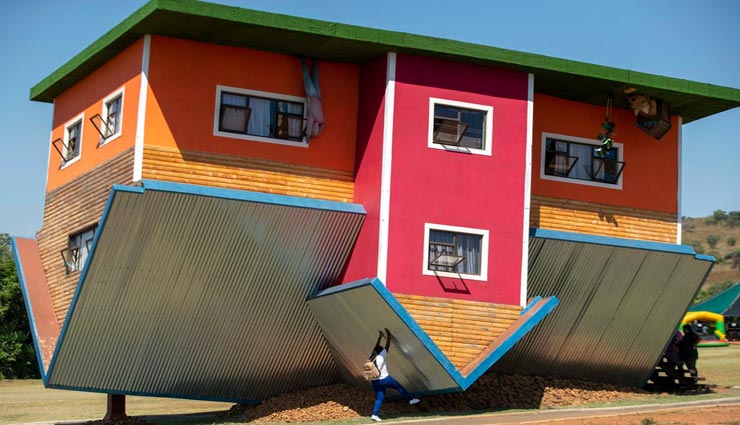 इस उल्टे घर को देखने दुनियाभर से आते है पर्यटक, सोशल मीडिया पर वायरल