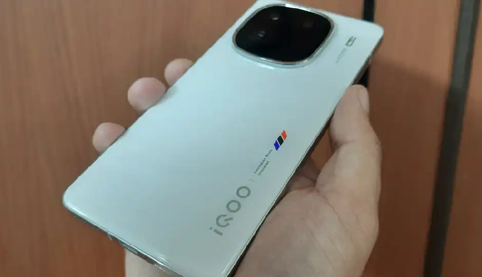 iQOO के 7000mAh बैटरी वाले 5G फोन की कीमत में बड़ी गिरावट, लॉन्च प्राइस से 10,000 रुपये तक हुआ सस्ता