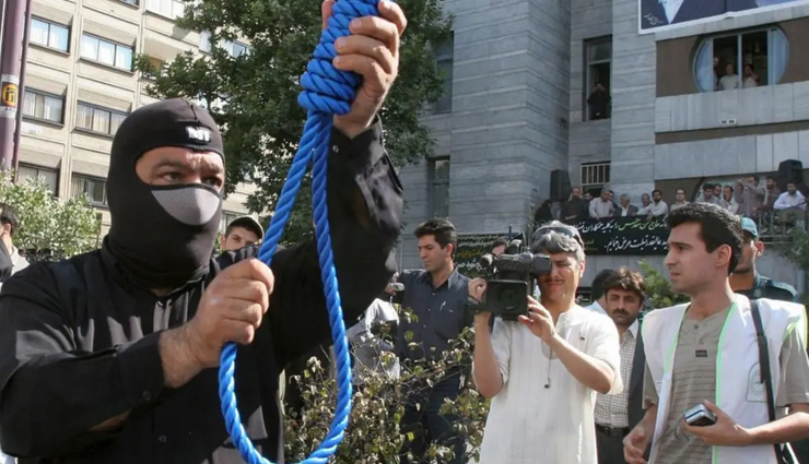 ईरान ने 4 लोगों को दी सरेआम फांसी, मोसाद के लिए जासूसी का लगा आरोप