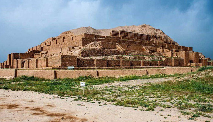 attractions in iran,iran. places to visit in iran,persepolis,valley of the stars,chogha zanbil,babak castle,nasir ol-molk mosque,anzali lagoon,chalus road,naqsh-e jahan square,shushtar historical hydraulic system,bridges of esfahan,kashans historical homes