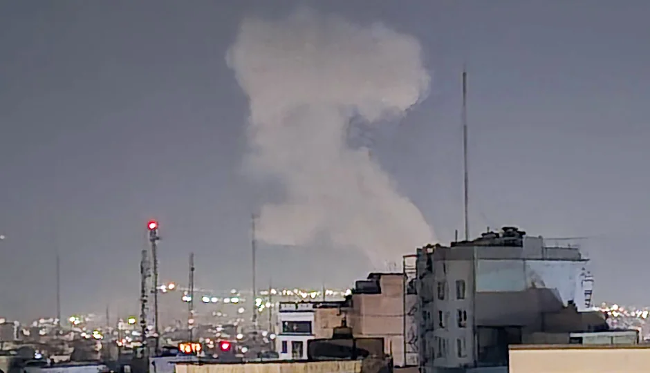 ईरान के दो ऊर्जा केंद्रों पर हमला, होर्मुज स्ट्रेट अल्टीमेटम की 48 घंटे की समयसीमा पूरी