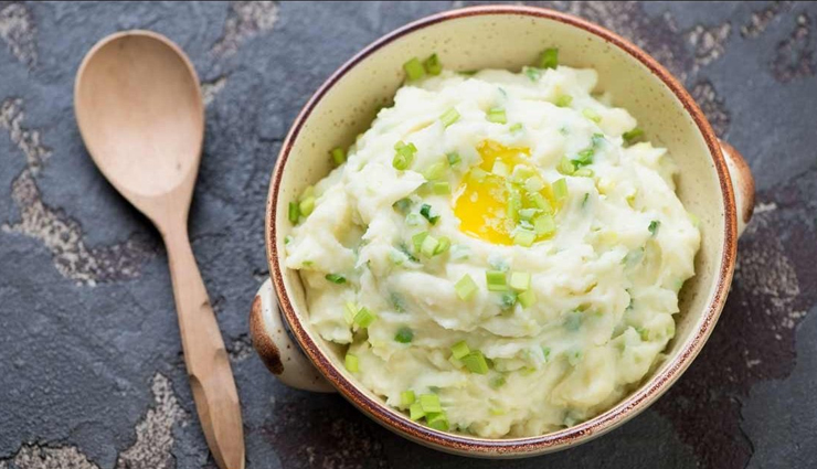 traditional dishes of ireland,ireland,soda bread,irish stew,irish oysters,boiled bacon and cabbage,colcannon and champ