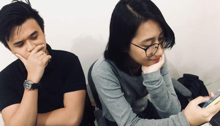 लड़कों की इन आदतों की वजह से लड़कियों को आता है गुस्सा, जानें और करें महसूस 