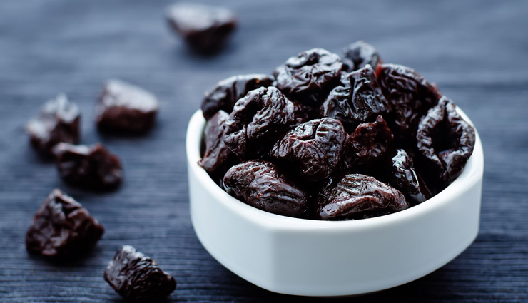 iron rich foods,healthy foods,Health tips,fitness tips,dates,dried apricot,strawberry,raspberry,prune