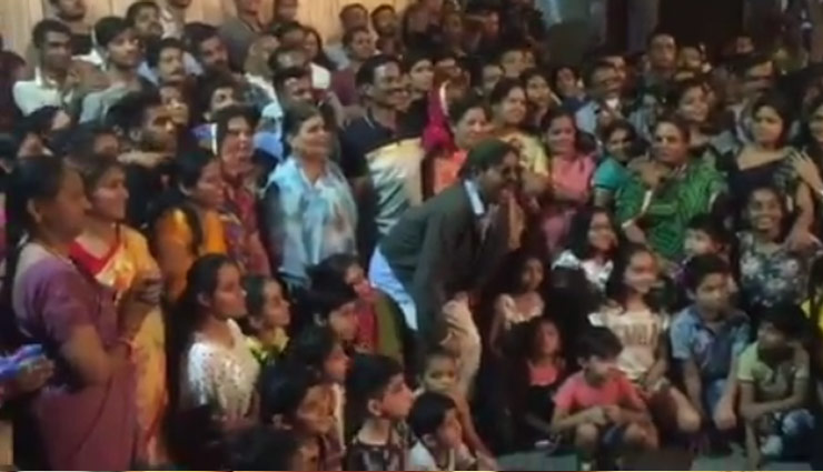 उदयपुर : इरफान खान को देख फैंस हुए बेकाबू, भावुक हुई पत्नी सुतापा, देखें वीडियो