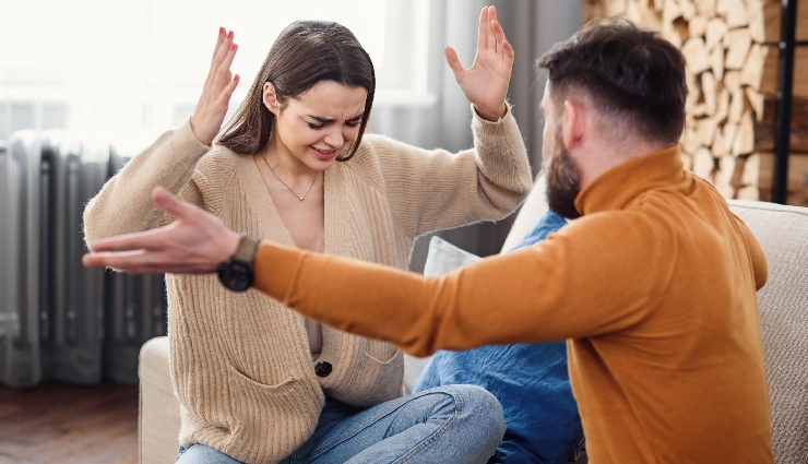 signs of drifting apart in a relationship,reduced communication in relationships,love fading over time,relationship maturity signs,when romance fades,growing apart in relationships,signs of emotional distance,relationship dynamics,relationship transitions,losing connection with partner