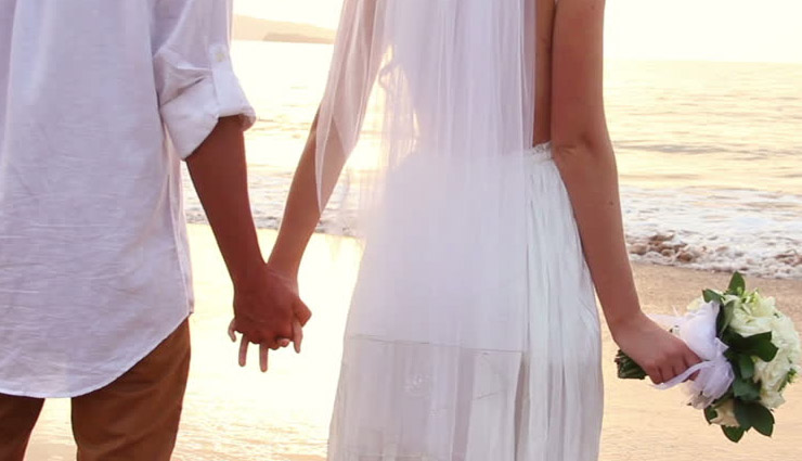 irritating acts newly married couple do,weird things newly married couples do,habits of newly married couple,couples act