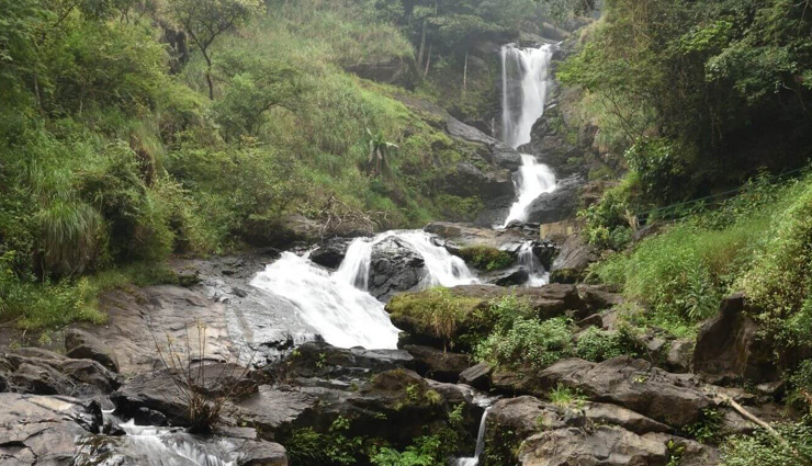 famous waterfalls in south india,south india waterfall guide,best waterfalls in south india,jog falls karnataka,athirappilly falls kerala,courtallam falls tamil nadu,hogenakkal falls tamil nadu,dudhsagar falls goa karnataka,abbey falls coorg,top waterfalls to visit in south india,trekking waterfalls south india,monsoon waterfalls in south india,shivanasamudra falls karnataka,meenmutty falls kerala,soochipara falls wayanad