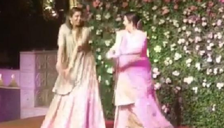 VIDEO- Nita Ambani Dances on Sridevi's Song on Isha Ambani's Engagement Party
