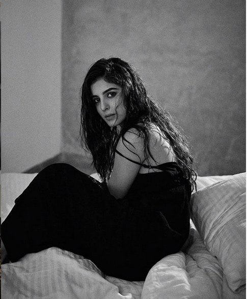 isha talwar,munna tripathi,mirzapur 2,isha talwar hot  photos,isha talwar hot pics,isha talwar instagram pics,madhuri yadav hot photos,web series mirzapur 2,amazon prime