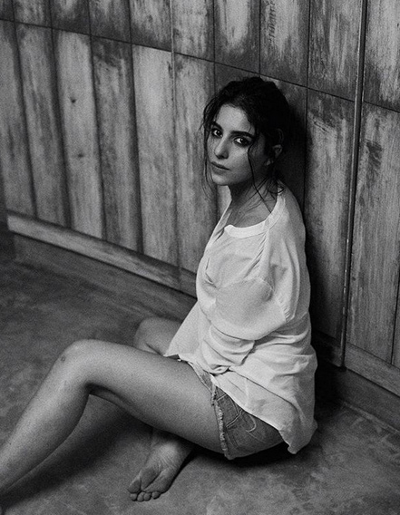 isha talwar,munna tripathi,mirzapur 2,isha talwar hot  photos,isha talwar hot pics,isha talwar instagram pics,madhuri yadav hot photos,web series mirzapur 2,amazon prime