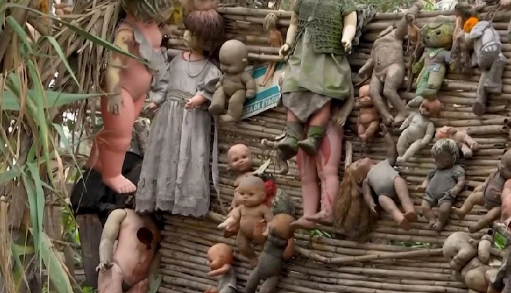 haunted travel destinations,most haunted places globally,ghostly tourist attractions,eerie travel spots worldwide,haunted landmarks to visit,spooky destinations around the world,supernatural sites to explore,ghost tourism locations,haunted travel experiences,scariest places to visit globally