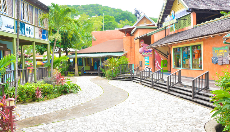 jamaica,markets in jamaica,jamaica tourism,tourist places in jamaica,coronation market,kingston craft market,island village,harbour street craft market,ocho rios craft park,pineapple craft market,port antonio craft market,negril craft market,travel,holidays,travel guide