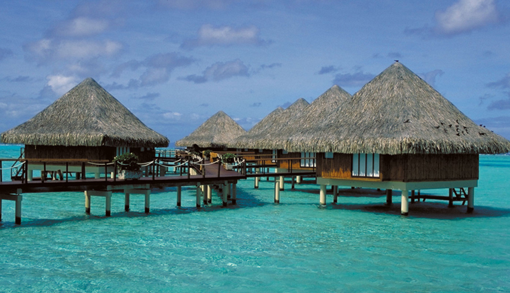 beautiful islands,beautiful islands to visit in the world,maldives,bora bora,french polynesia,seychelles,santorini,greece,the cook islands,bali,indonesia