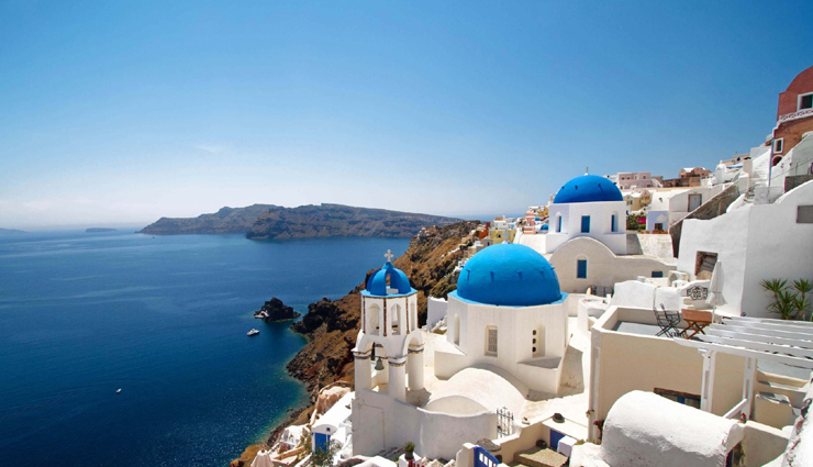 beautiful islands,beautiful islands to visit in the world,maldives,bora bora,french polynesia,seychelles,santorini,greece,the cook islands,bali,indonesia