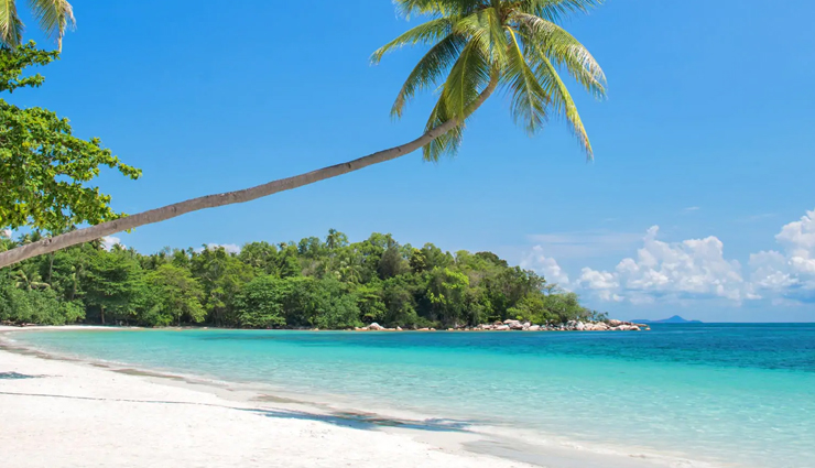 belitung,lombok,gili islands,flores,komodo island,padar,bali,nusa islands,mentawai islands,weh island,bintan island,island,islands in indonesia,indonesia