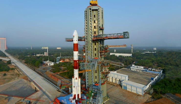 ISRO ने लॉन्च किया एमिसैट, आतंकियों की मूवमेंट पर अब आसमान से नजर रखेगा भारत


