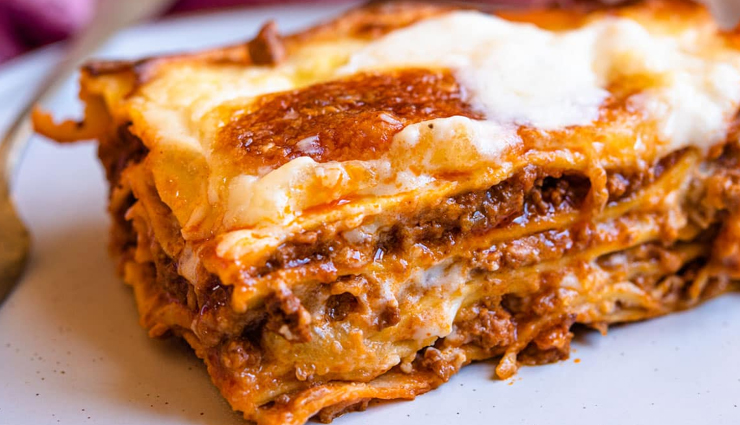 italian comfort food,classic lasagna,authentic lasagna recipe,homemade lasagna,delicious lasagna,italian cuisine,traditional italian recipe,lasagna for food lovers,baked pasta,comfort food recipe,italian food experience,best lasagna recipe,easy lasagna recipe,family recipe lasagna