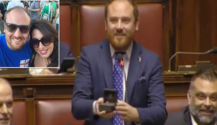 सांसद ने संसद में बहस के दौरान ही कर डाला गर्लफ्रेंड को प्रपोज