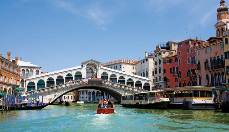 italy,places to visit in italy,colosseum,the grand canal,venice,pompeii,cinque terre,amalfi coast