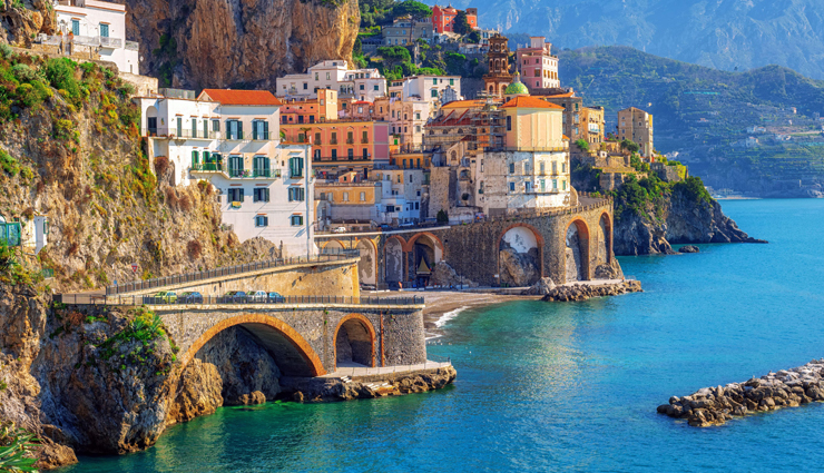 italy,places to visit in italy,colosseum,the grand canal,venice,pompeii,cinque terre,amalfi coast