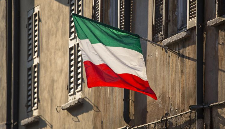 इन 8 देशों की यात्रा करने से पहले जान लें यहां के अनोखे कानून, बन सकते हैं परेशानी का कारण unique laws,countries unique laws,travel,travel guide,travel tips