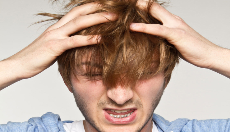 इन उपायों से दूर होगी पुरुषों के सिर में हुई खुजली की समस्या 