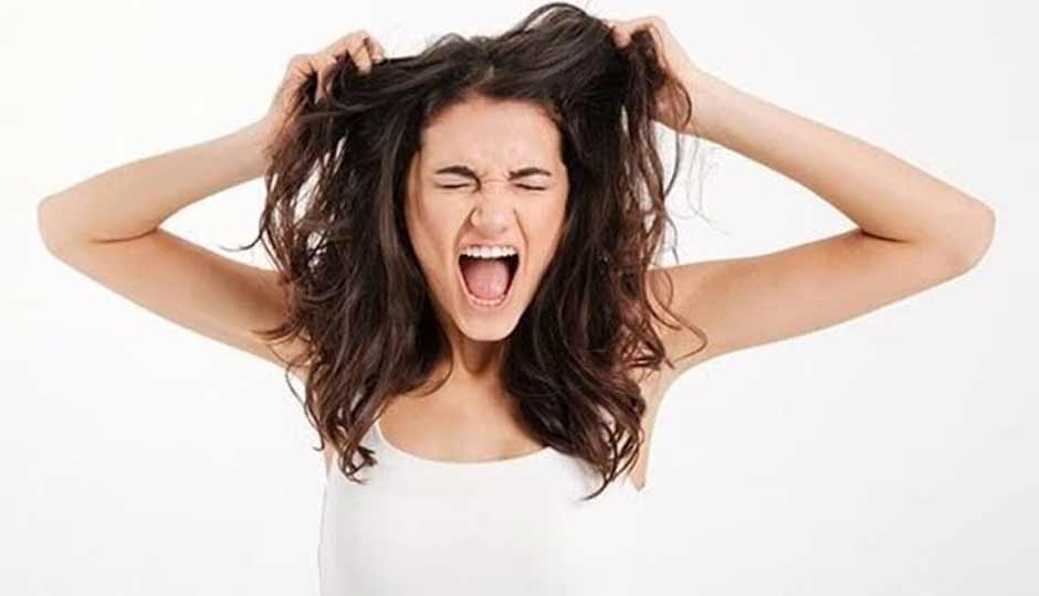 7 Home Remedies To Treat Itchy Scalp in Summers