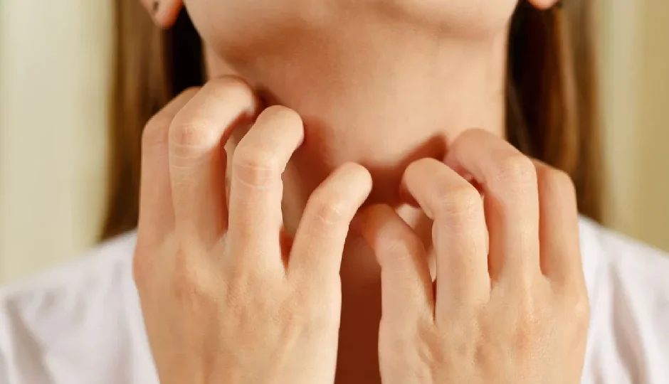 शरीर में खुजली किस विटामिन की कमी की वजह से होती है और तुरंत राहत के लिए क्या करें?