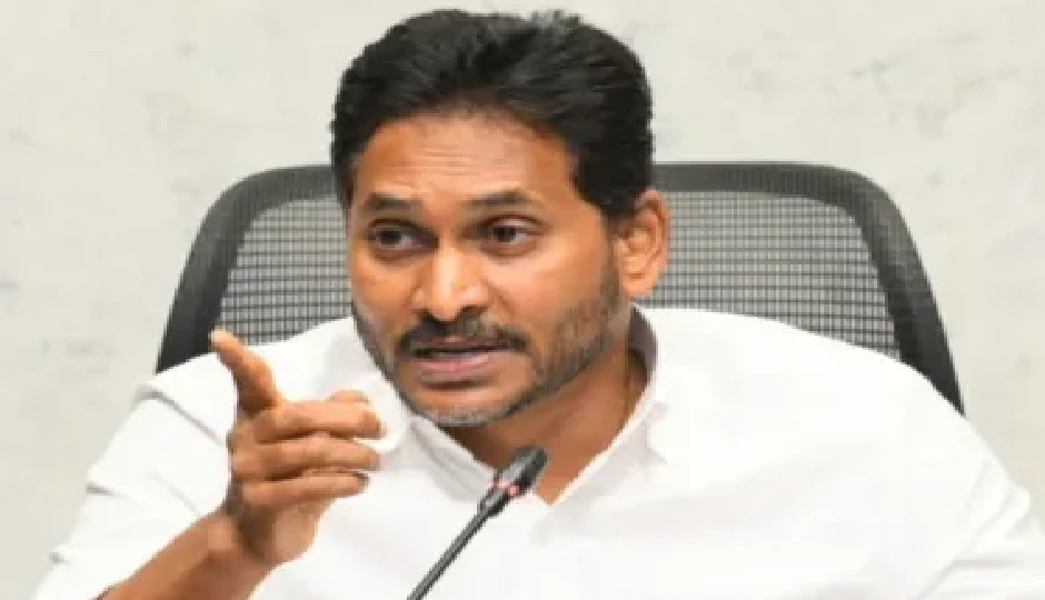 क्या पूर्व सीएम तक ऐसे पहुंचते थे करोड़ों रुपये? आंध्र शराब घोटाले में जगन मोहन रेड्डी पर भी शक की सुई
