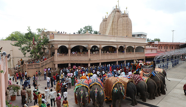 radha krishna temples in india,famous krishna temples,radha krishna temples to visit,prem mandir vrindavan,iskcon temples india,dwarkadhish temple dwarka,guruvayur krishna temple,jugal kishore temple,jagannath temple ahmedabad,bankey bihari temple,udupi krishna matha,shrinathji temple nathdwara,govind dev ji temple jaipur,krishna pilgrimage sites,famous radha krishna temples,lord krishna temples