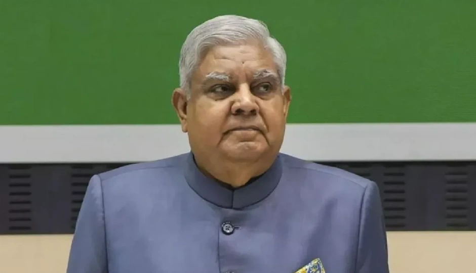 क्या एक घंटे में बिगड़ी तबीयत या कुछ और..., जगदीप धनखड़ के अचानक इस्तीफे से उठे राजनीतिक सवाल