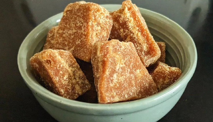 gud ka cheela,gud ka cheela ingredients,gud ka cheela contents,gud ka cheela recipe,gud ka cheela method,gud ka cheela sweet dish,jaggery