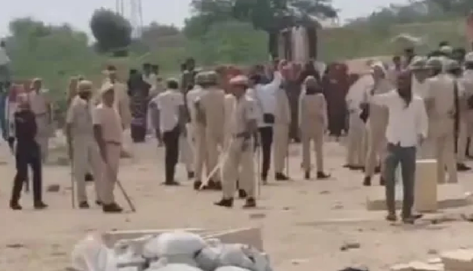 जैसलमेर में ऐतिहासिक छतरियों के पुनर्निर्माण को लेकर हिंसा, पथराव में कई घायल, गांव में तनाव