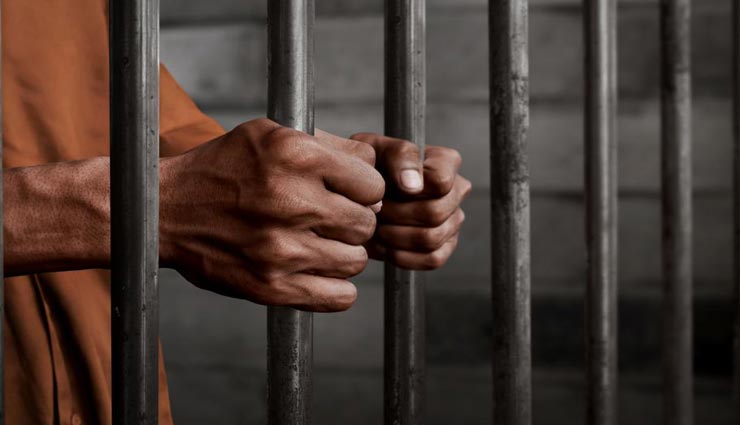 हरियाणा : कोरोना जेल से फरार हुए 13 खूंखार कैदी, ग्रिल काट बनाई चादर की रस्सी 