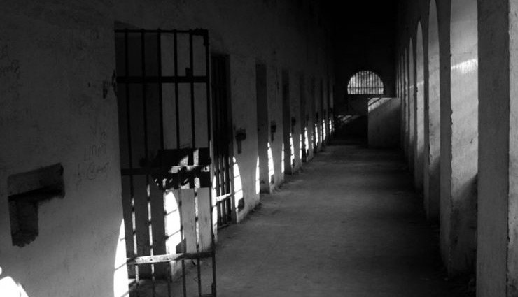 कोरोना वायरस : लॉकडाउन का किया उल्लंघन तो होगी 6 महीने की जेल