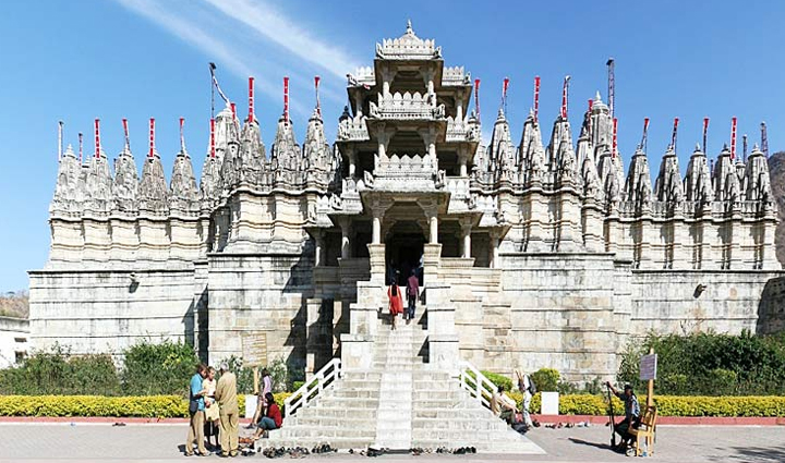 आस्था के लिए जाने जाते हैं भारत के ये जैन मंदिर, दर्शन के लिए हर साल पहुंचते हैं लाखों श्रद्धालु