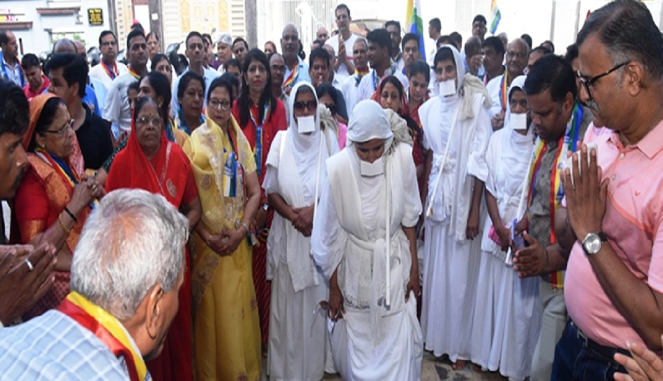 bhilwara chaturmas 2025,jain chaturmas kumudlataji,mahasadhvi chaturmas bhilwara,jain sadhvi kalash yatra,subhashnagar jain event