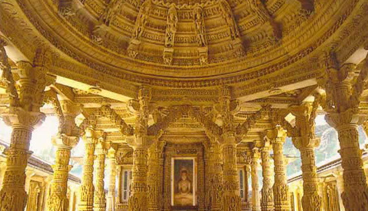 Ganesh Chaturthi 2018 : 'अँधेरी चा राजा' साल 2012 थीम : दिलवाड़ा जैन मंदिर