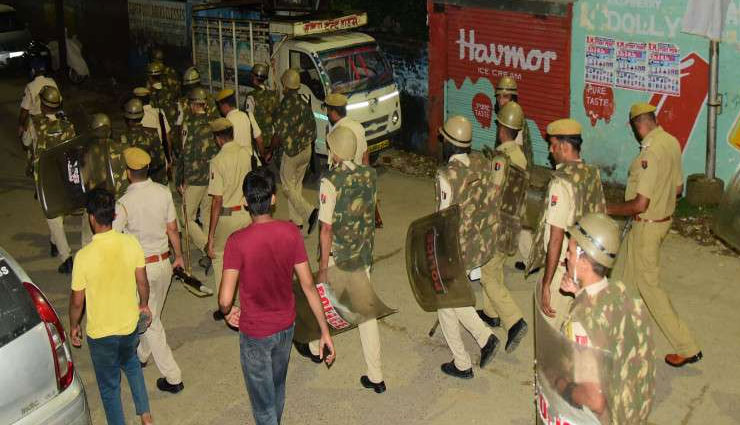 rajasthan,jaipur,section 144 imposed,lathicharge,vehicles damaged in jaipur,violent stir in jaipur,jaipur news,news,news in hindi