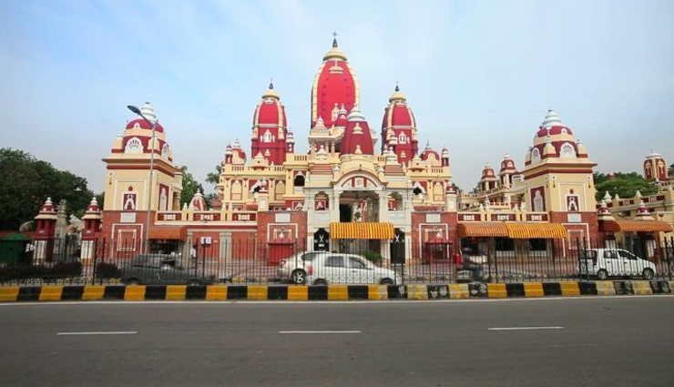 जयपुर के प्रसिद्ध मंदिरों में से एक हैं गोविन्द देव जी, जानें इससे जुड़ी महत्वपूर्ण जानकारी 
