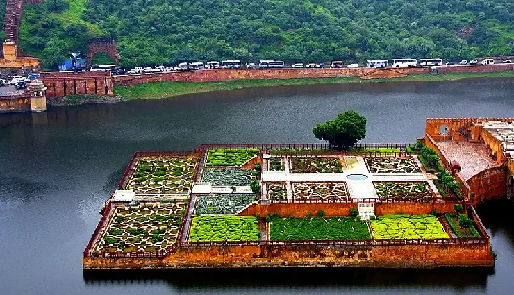 monsoon destinations north india,valley of flowers trek,ladakh monsoon travel,jaipur rainy season,punjab wetlands tourism,north india travel guide,scenic drives north india,nature retreats india