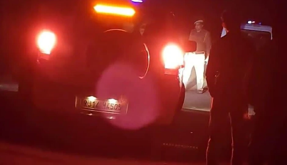 तेज रफ्तार कार ने सड़क पर पैदल मजदूरों को कुचला, 2 महिलाओं की मौत, 4 गंभीर घायल