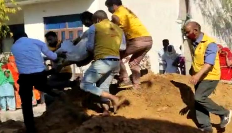 जयपुर : सीवर चैंबर खोदने के दौरान दर्दनाक हादसा, मिट्‌टी ढहने से हुई मजदूर की मौत