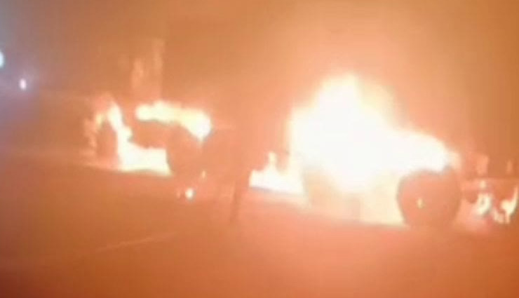 दिल्ली-जयपुर हाइवे पर हादसा, ट्रेलर में लगी आग, चालक ने कूदकर बचाई जान