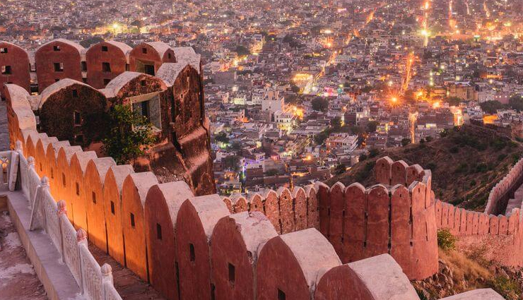 8 Beautiful Places To Visit in Jaipur